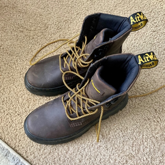 Dr. Martens Tarik Women’s size 7 boot - Picture 2 of 4